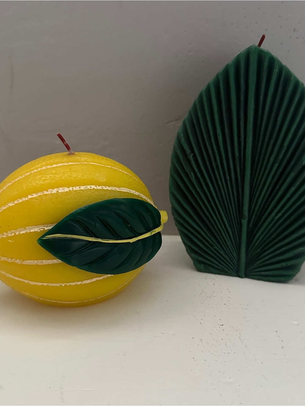Lemon 🍋  and Monstera / Green Palm Leaf 🌴 Accent Candles